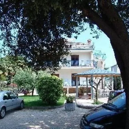 Apartmentkomplex Jakov Lejlighed